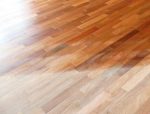 SZLIFOWANIE PODŁOGI DREWNIANEJ – JAK PRAWIDŁOWO PRZEPROWADZIĆ? Szlifowanie podłogi
