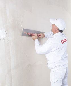 szpachlowanie nakładanie gipsu