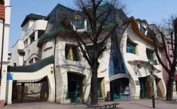 Krzywy domek w Sopocie Krzywy Domek w Sopocie