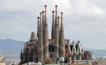 La Sagrada Familia w Barcelonie La Sagrada Familia w Barcelonie