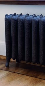 Praca z metalem_sniezka_zeliwny_kaloryfer