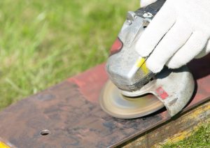 Przygotowanie_powierzchni Renowacja metalowych przedmiotów