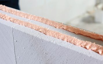 Soudabond Easy Zastosowanie kleju budowlanego z aplikatorem Genius Gun Klej budowlany Soudabond Easy budowa